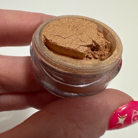 bareMinerals, MONTANA loose eyeshadow, travel size - Picture 5 of 10